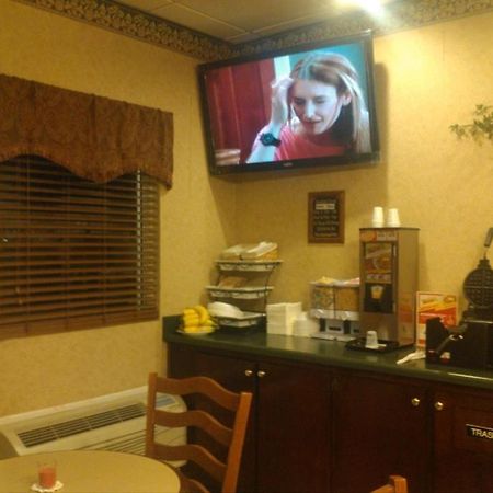 Deerfield Inn And Suites Steele Экстерьер фото